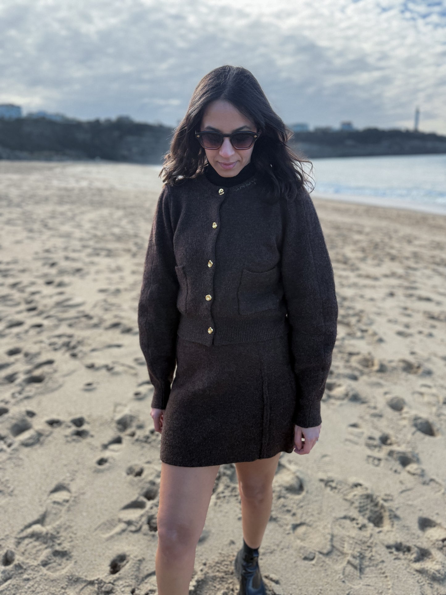 Cardigan MARSA à Boutons Dorés – Chocolat