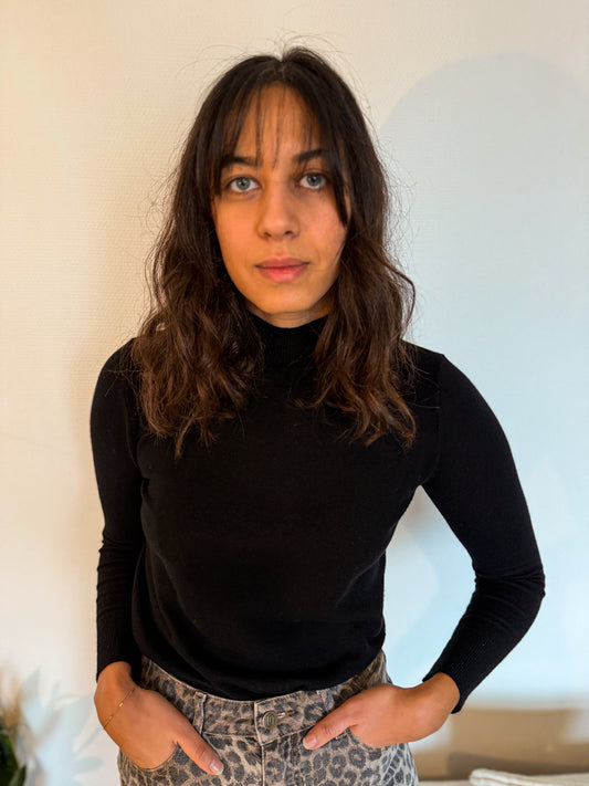 Top BYRSA à Col Droit – Noir